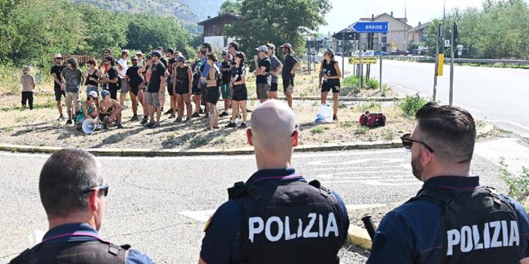Val di Susa, vietato il campeggio No Tav: aree presidiate dalla polizia