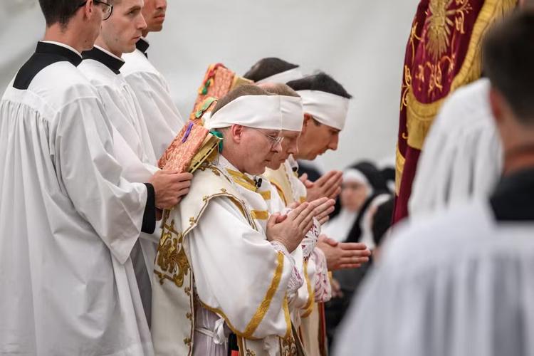 Arquidiocese de Brasília confirma excomunhão de padre e igreja de Ceilândia por ligação a grupo cismático
