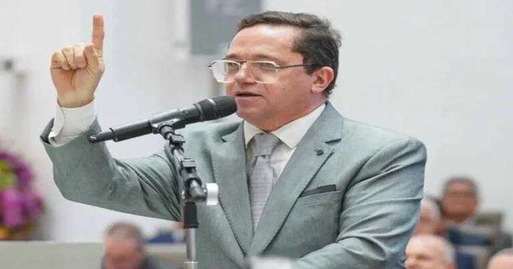 Pastor critica a los cristianos que usan ropa deportiva