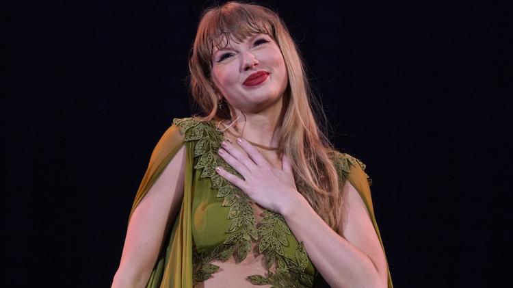 Taylor Swift envia presente para jovem fã após vídeo com avião de papel viralizar
