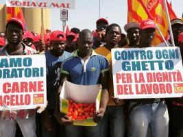 Lavoro. Ragusa (Als Mcl): “Mettiamo in collegamento i lavoratori stranieri con le aziende per contrastare il caporalato”