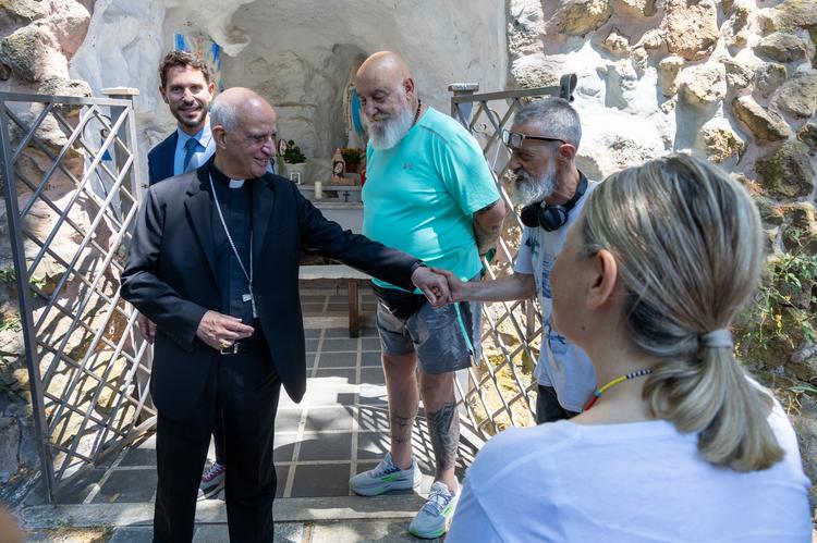 Croce Rossa: Mons. Fisichella a Villa Maraini in vista della Giornata Mondiale contro la droga