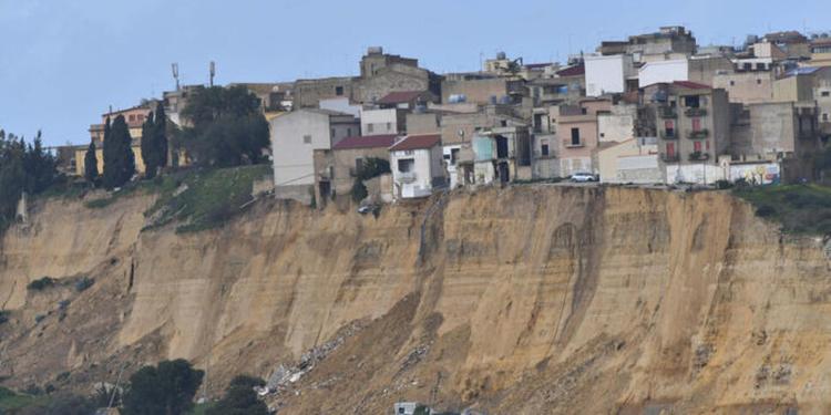 Disastro colposo, fra i 13 indagati per la frana di Niscemi ci sono gli ultimi 4 presidenti della Regione: Lombardo, Crocetta, Musumeci e Schifani