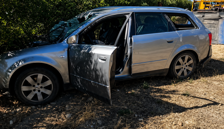 Foggia, auto fuori strada: uomo in gravi condizioni