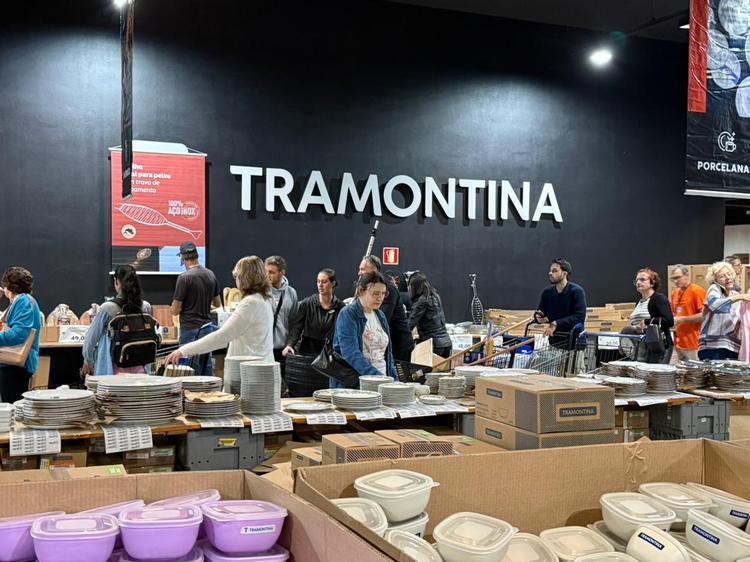 Vídeo: Outlet Tramontina Farroupilha inicia com produtos a partir de R$ 5 e promete atrair milhares de clientes