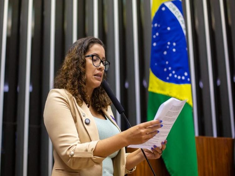 Denise Pessôa contesta possível desistência da Policlínica e alerta sobre perda de recursos federais