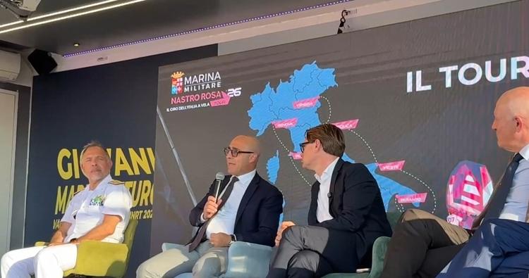 Taranto, si è conclusa con grande successo la tappa del Marina Militare Nastro Rosa Tour