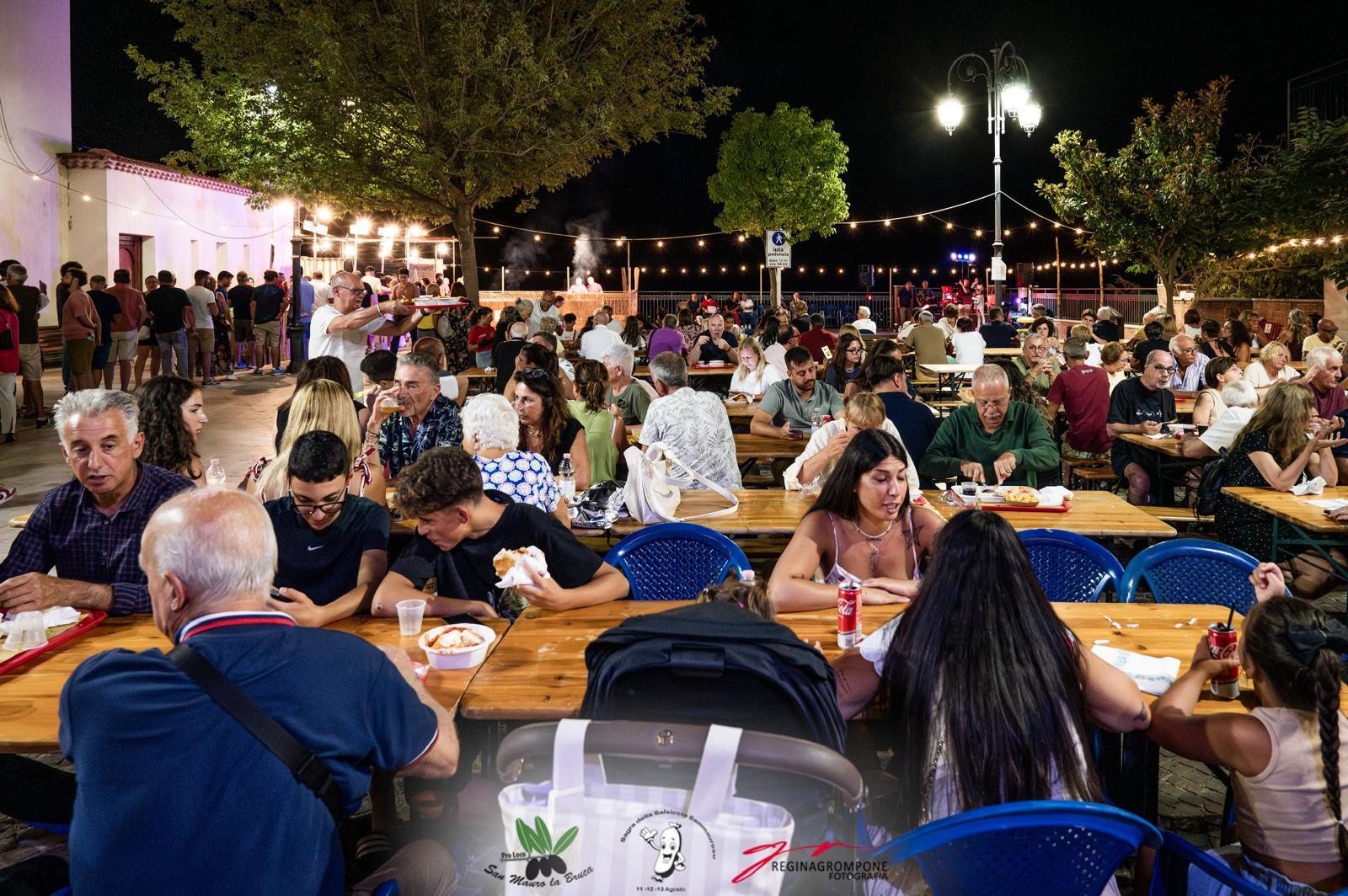 Cilento in festa: a San Mauro la Bruca la Sagra della Salsiccia compie 50 anni