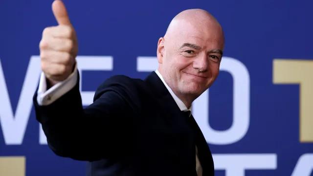 Infantino põe a Copa à venda e abre crise mundial no futebol