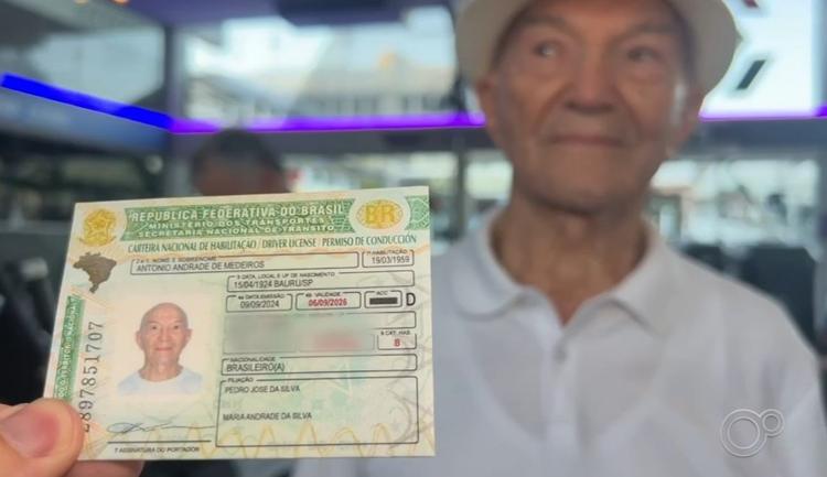 Idoso de 102 anos é exemplo de longevidade ao frequentar academia de musculação todos os dias