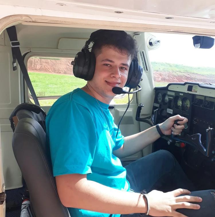 Piloto que morreu em queda de avião em Mogi Mirim era gestor de segurança de escola de aviação