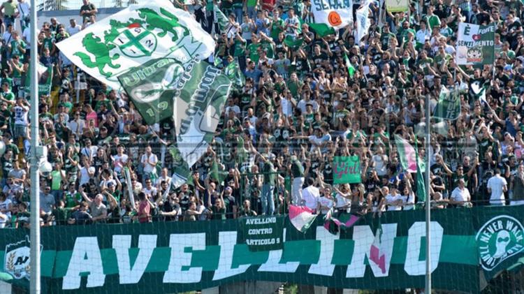 Serie B: Partenio Sold out per Avellino-Bari, ipotesi Maggiore trequartista per Longo