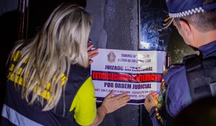 Operação Impacto flagra adolescentes consumindo bebidas e fecha adega e bares em Manaus