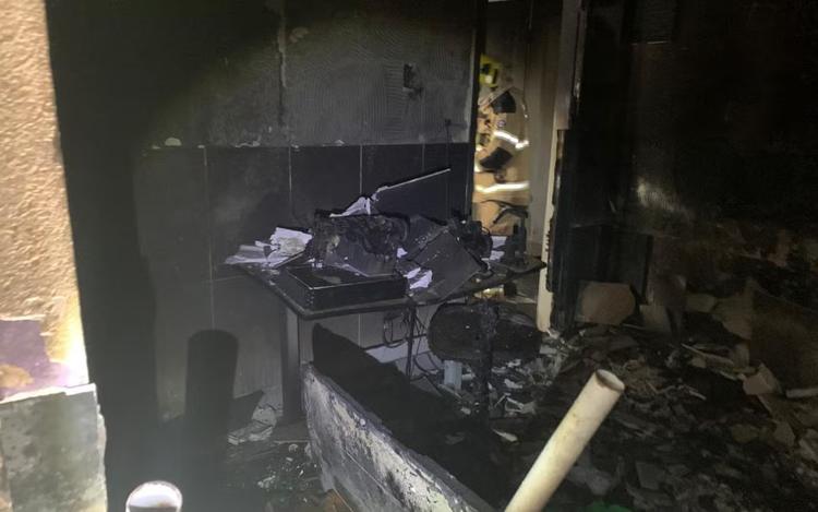 Incêndio destrói parte de casa na Zona Norte de Aracaju