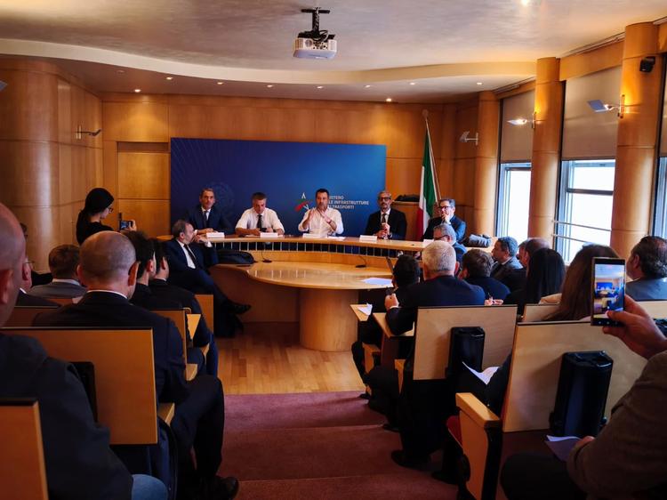 Autotrasportatori del Sud al tavolo con Salvini, Cera: «Risultato storico»
