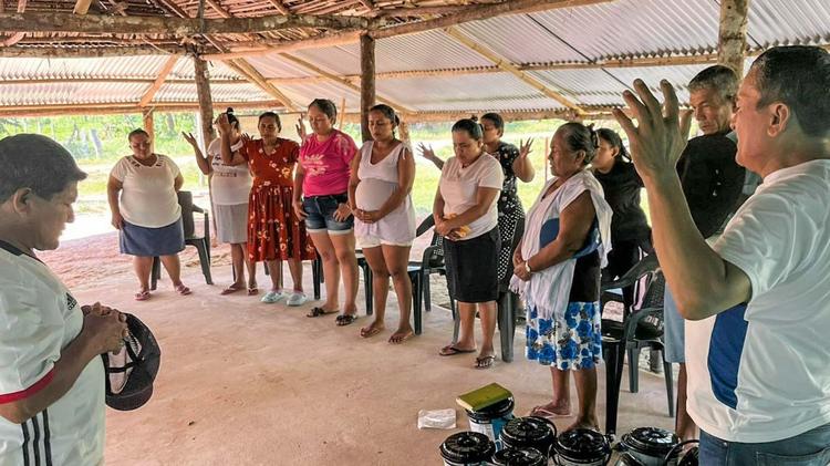Igreja reaberta na Colômbia alcança bruxos e guerrilheiros: ‘Agora servem a Deus’