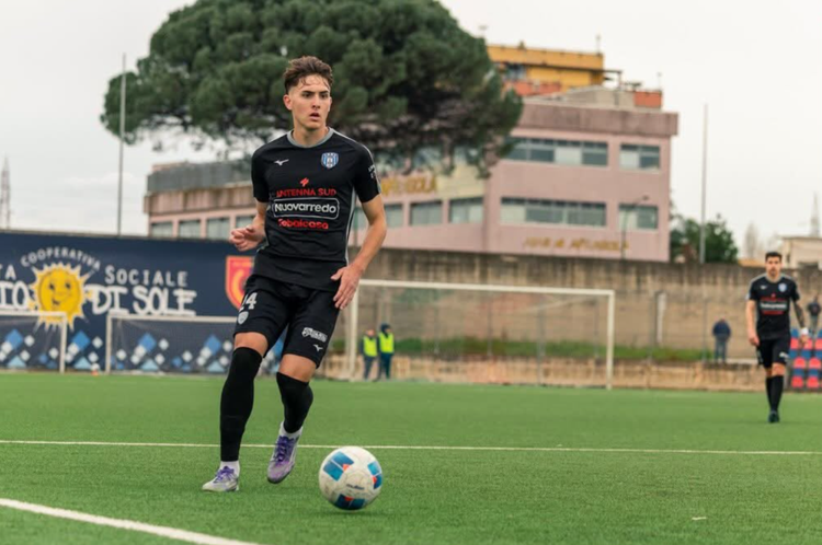 Virtus Francavilla, è corsa a due per il centrocampista Dalloro