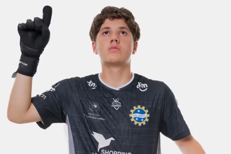 Goleiro de 14 anos do São José fica na UTI após acidente no Anel Viário; clube pede doações de sangue