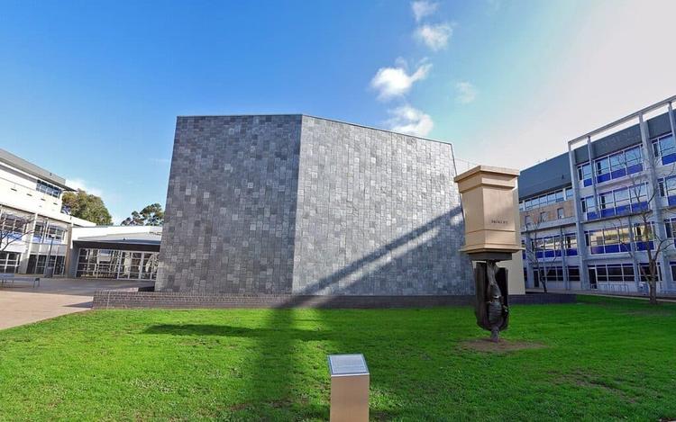 Greek-Australian Benefactors Give Advanced Greek Studies $90,000 Lifeline