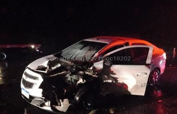 Motorista morre em batida frontal entre carros em rodovia de Avaré