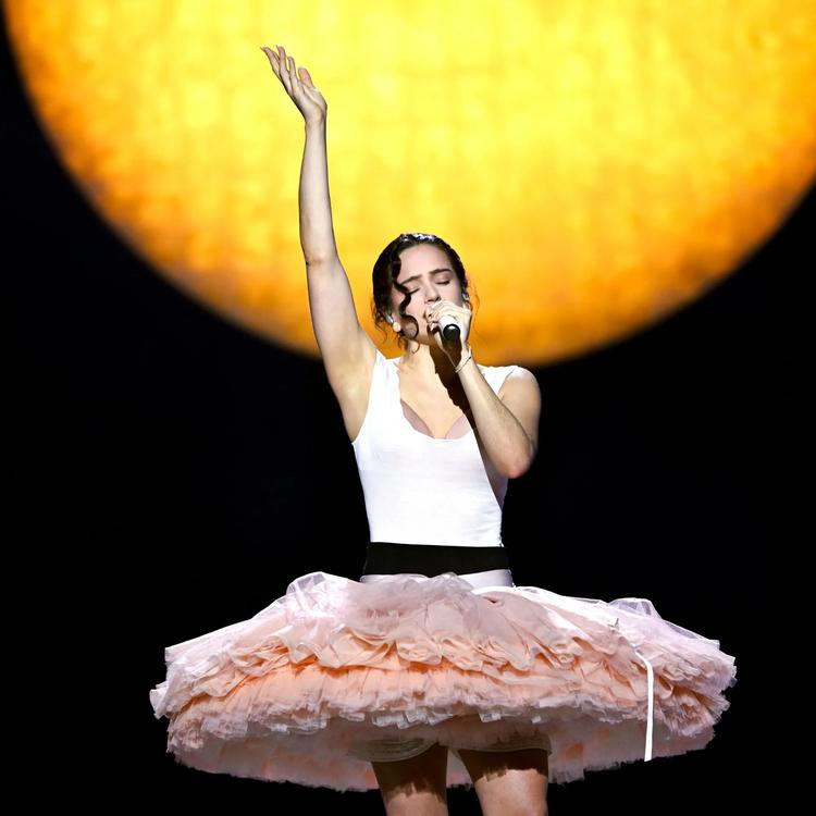 Rosalía conquista Monterrey tras cuatro años de ausencia con la majestuosidad de su 'LUX Tour'