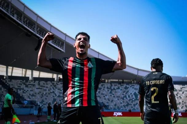 الجيش الملكي يتغلب على الوداد ويعتلي الصدارة