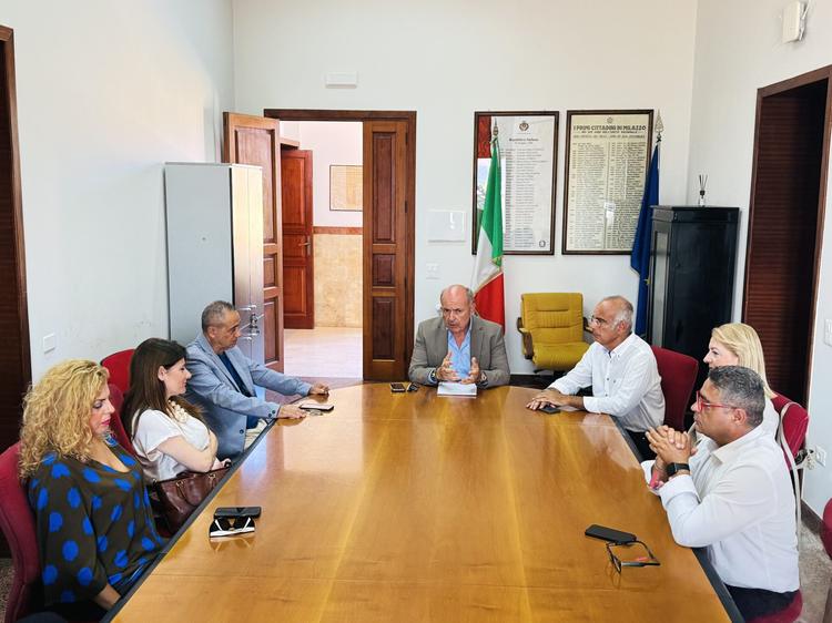 Milazzo. Restyling dei marciapiedi, un nuovo Palatukory, lotta al caro affitti. Queste le priorità dell’amministrazione Midili
