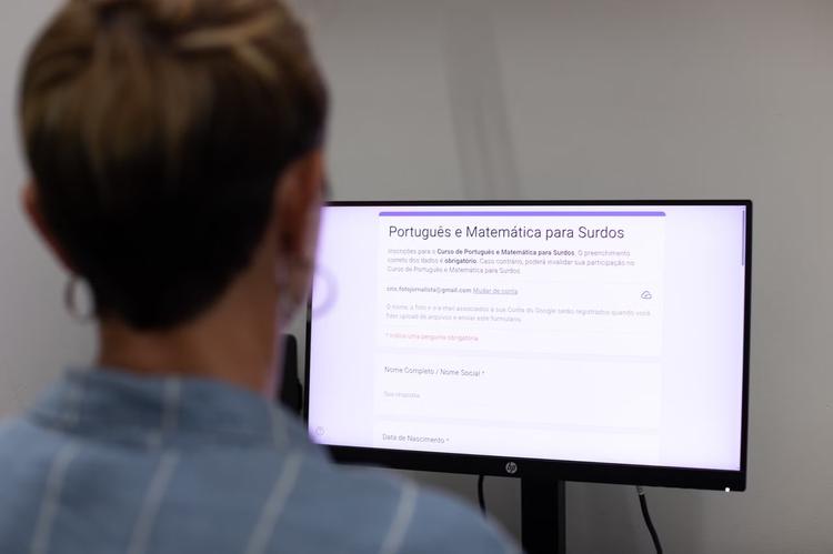 Inscrições para cursos gratuitos de matemática e português para surdos terminam nesta quinta-feira, em Volta Redonda