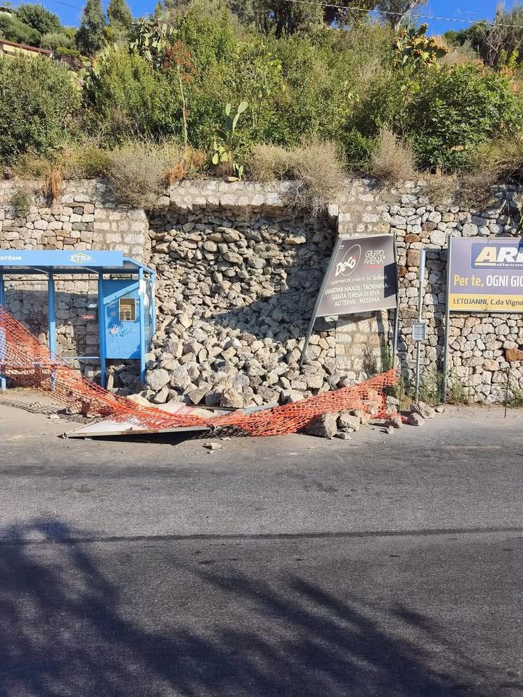 🚨 LIMITE DI VELOCITÀ A 30 KM/H SULLA S.S. 114 NEI PRESSI DI ISOLA BELLA A seguito di un evento franoso verificatosi sul...