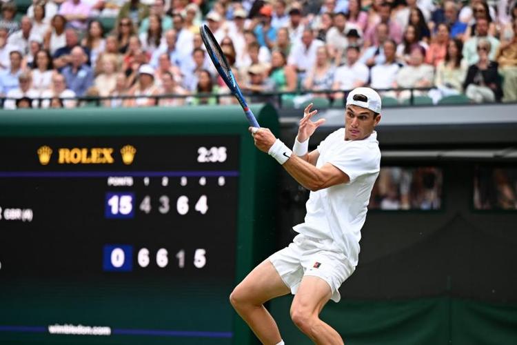 Tombé à la 160e place mondiale, Jack Draper réussit son retour en battant Marcos Giron à Eastbourne