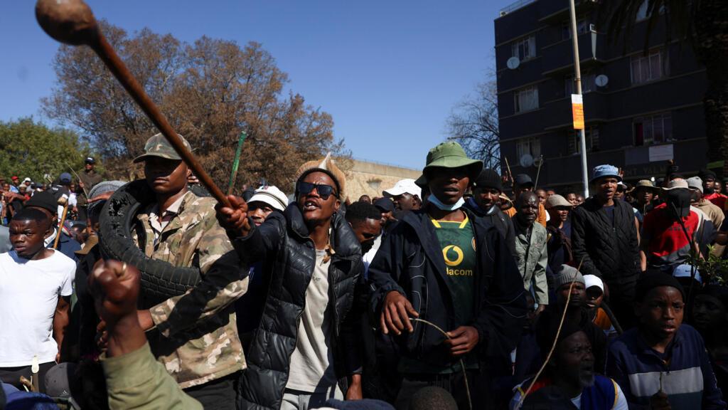 "Les pauvres contre les pauvres"&nbsp;: en Afrique du Sud, les sans-papiers victimes de la xénophobie