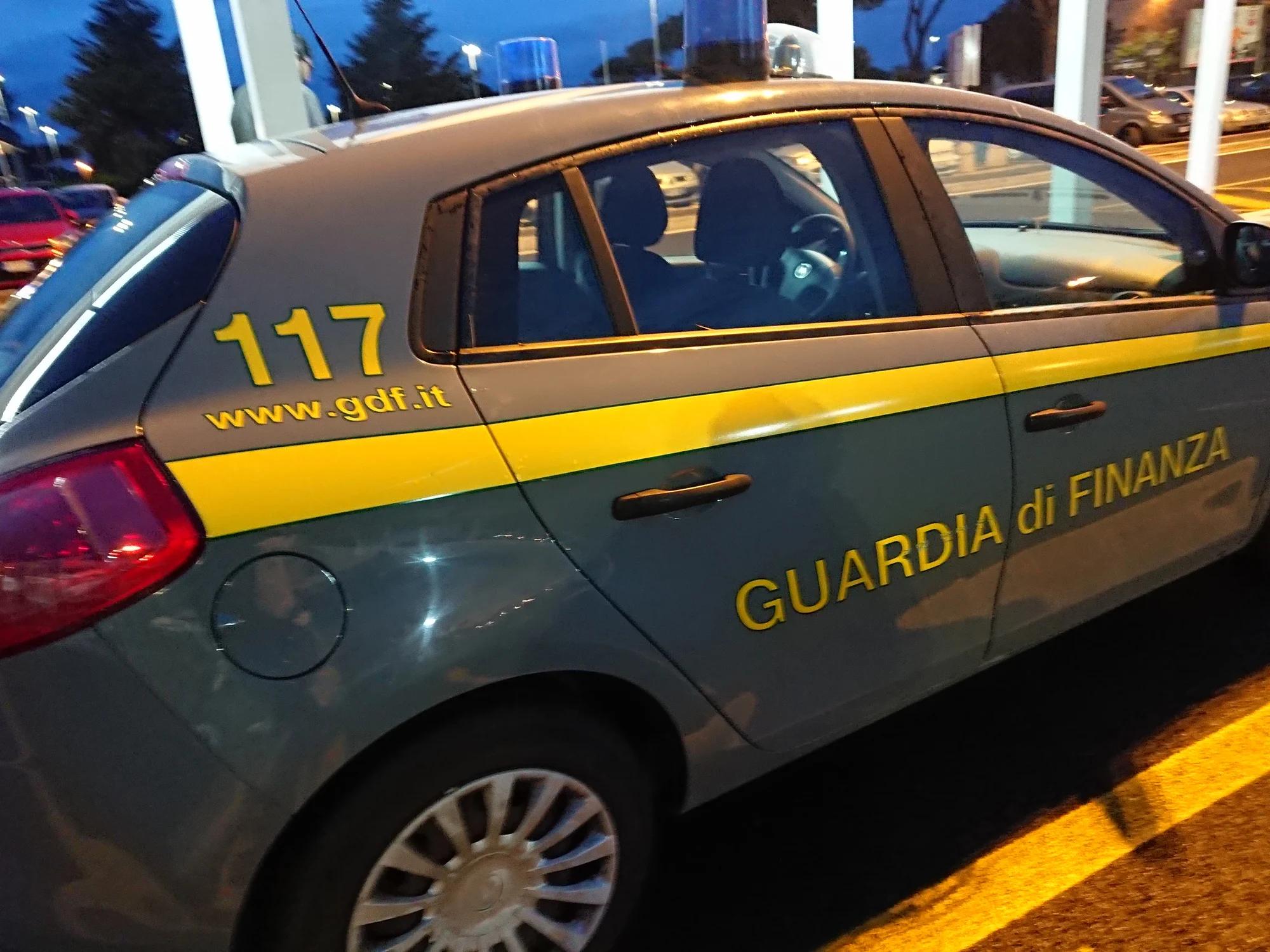 Truffa 118 a Salerno: sequestro da 909mila euro e stop al rappresentante
