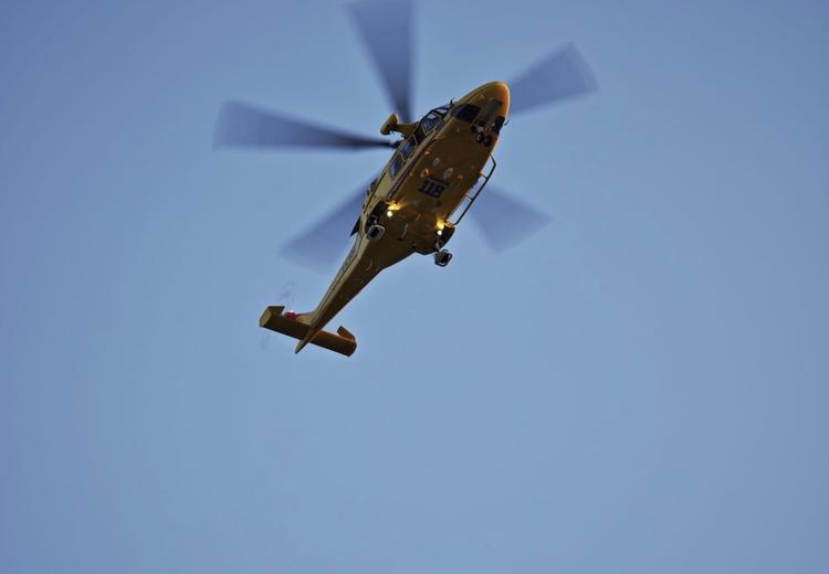 Manfredonia, bimba di 3 anni rischia di annegare: in elicottero in ospedale