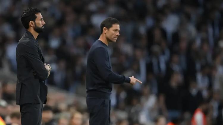 2-3: Xabi Alonso supera a Arbeloa en el duelo del morbo entre ex madridistas