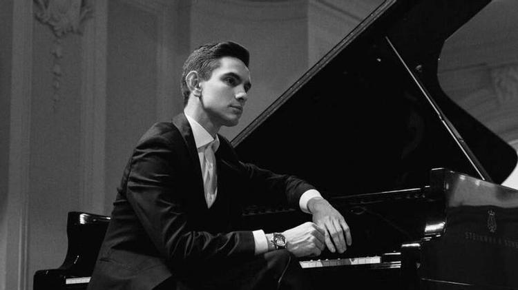 Carlos Miguel Prieto y la música en tiempos difíciles