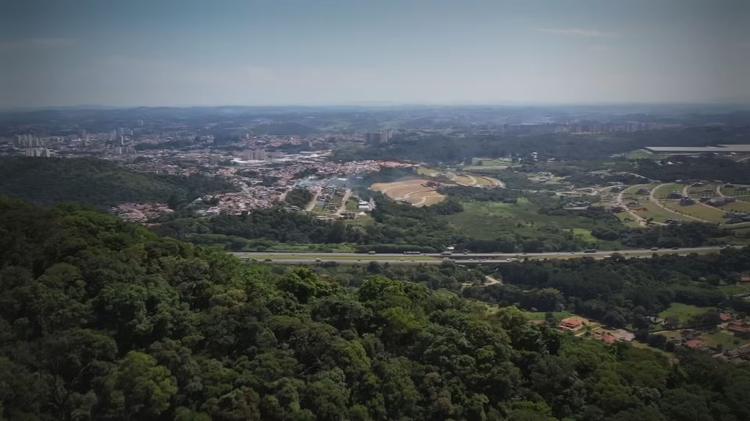 Ciclista morre após se desequilibrar durante trilha na Serra do Japi
