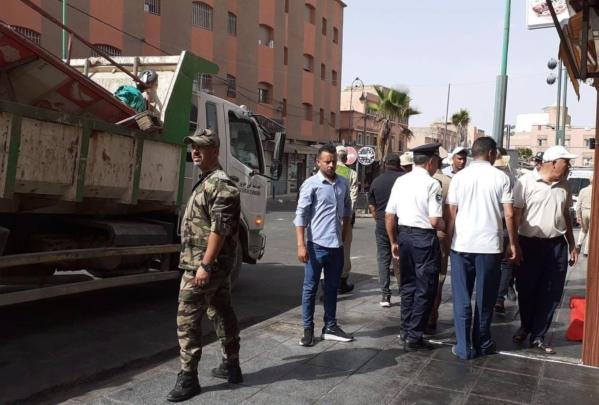 السلطات المحلية تباشر حملة واسعة لتحرير الملك العام بابن جرير + صور