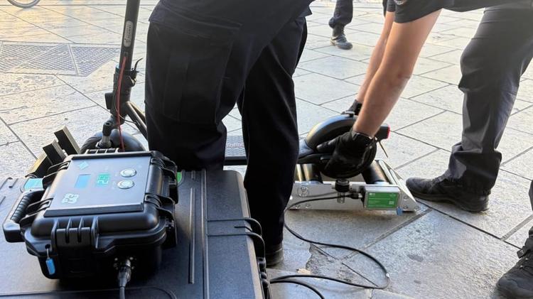 Montpellier : la police nationale se dote d'un nouvel appareil pour traquer les trottinettes électriques trop rapides