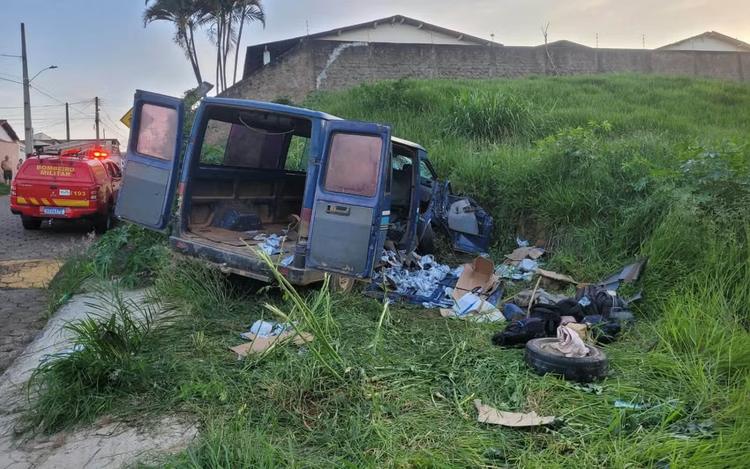 Morre segunda vítima de acidente com van que transportava trabalhadores em Andradas, MG