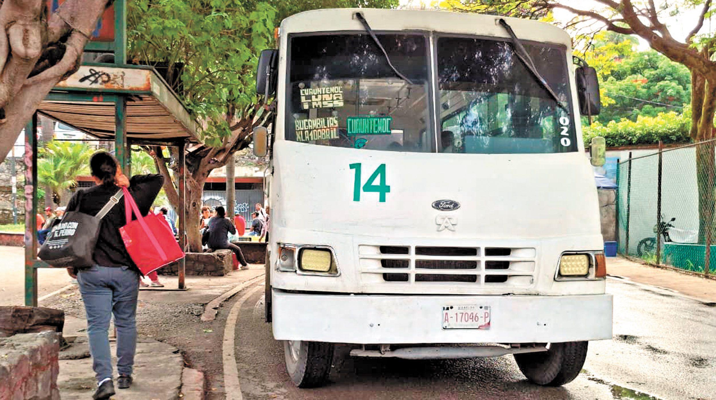 Ciudadanos de Cuernavaca califican de inhumano y discriminatorio el transporte público
