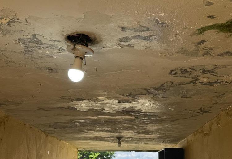 Comunitarios piden cerrar escuela por deterioro de sus instalaciones