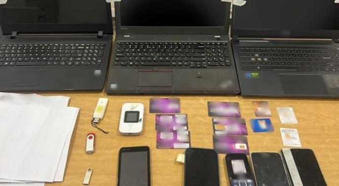مكالمات هاتفية للاستيلاء على أموال الضحايا تطيح بثلاثة أشخاص بجرسيف