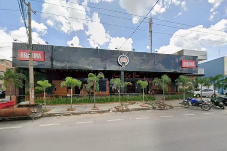 Homem que atirou em bar após ser questionado por encarar mulher em Cuiabá é PM, diz estabelecimento