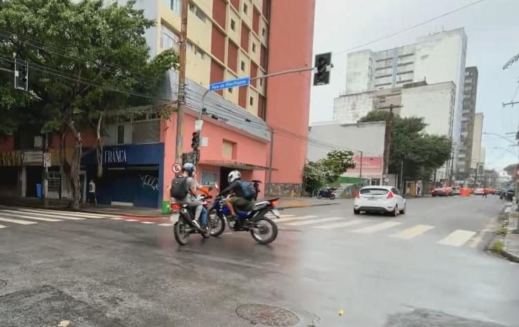 Acidente entre motos no Recife é mostrado ao vivo em jornal da TV Globo; VÍDEO