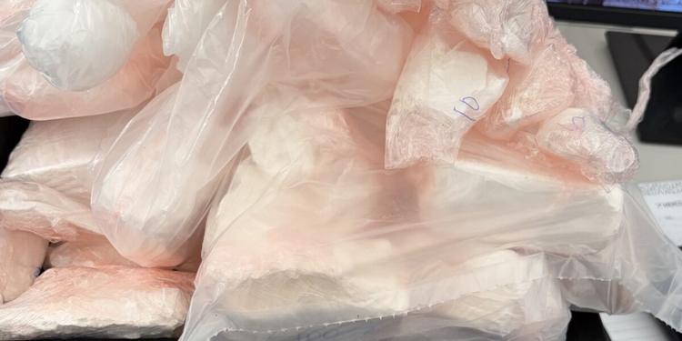 Nel garage un deposito di droga. Beccato con 3 kg e mezzo di cocaina, arrestato un 59enne a Catania