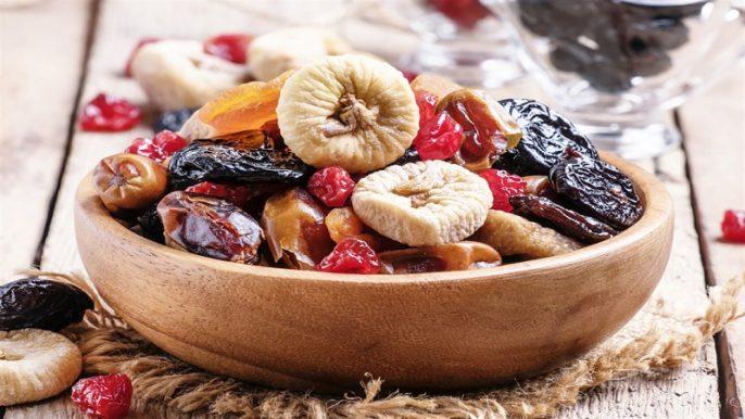 فوائد تناول الفواكه المجففة في رمضان