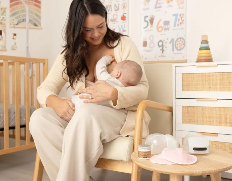 Tips for Breastfeeding During the Summer Heat: Practical Advice For New Moms