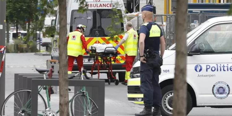 Tragedia in Belgio, fiamme in un condominio ad Anversa: almeno cinque vittime