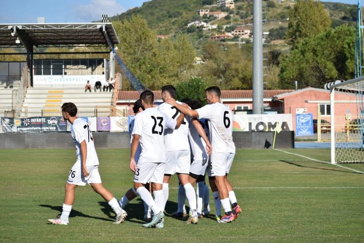 Agropoli show al “Guariglia”: i delfini travolgono la Pro Sangiorgese, finisce 4-0