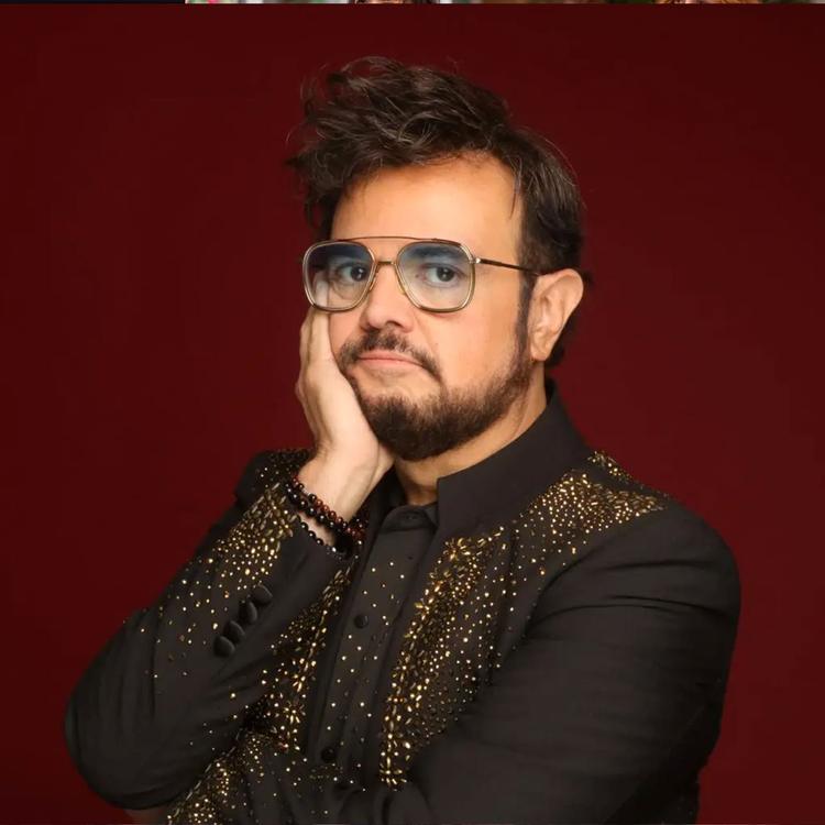Aleks Syntek confronta a fans durante concierto patrio y vuelve a lanzar críticas contra el reguetón